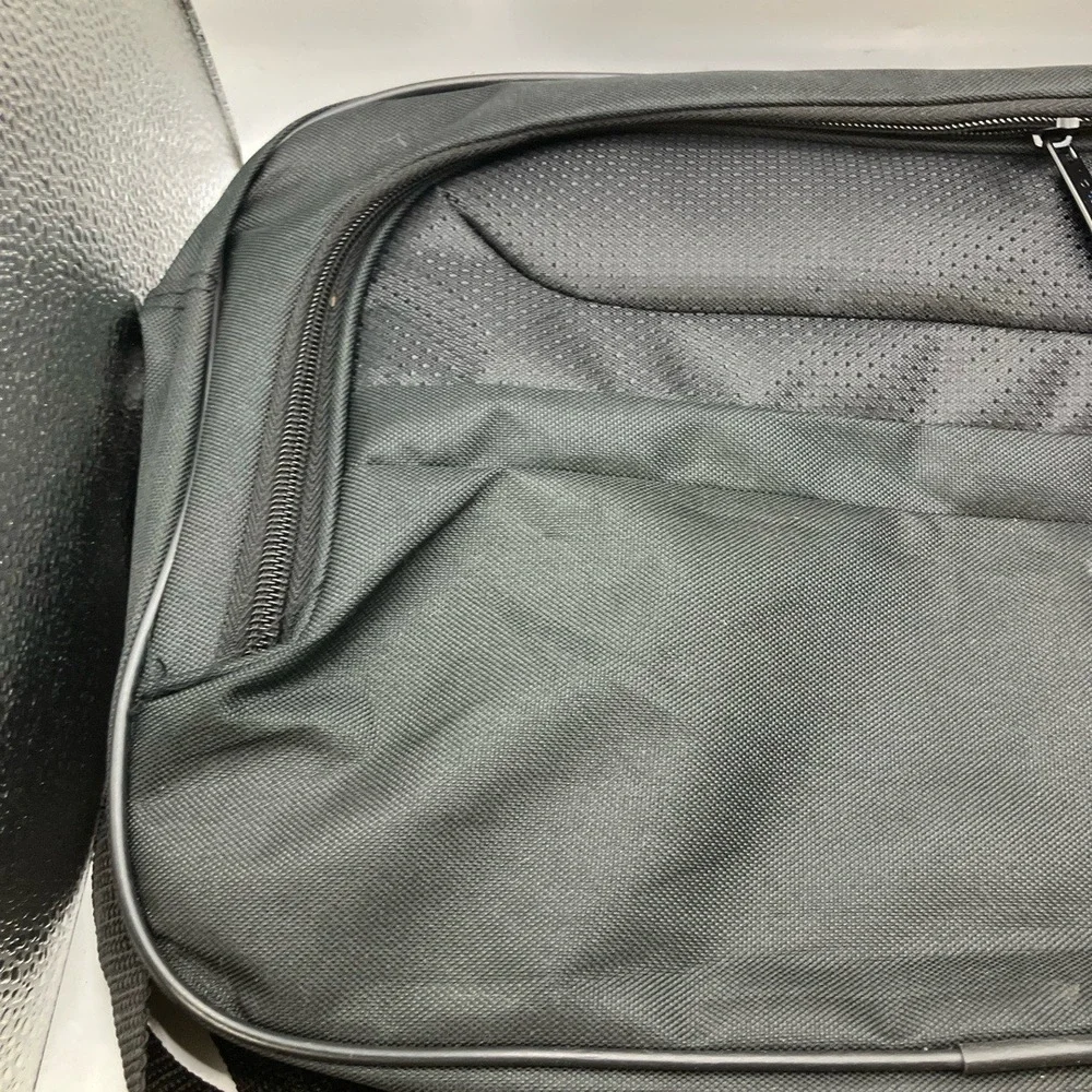 N/A protégé bag